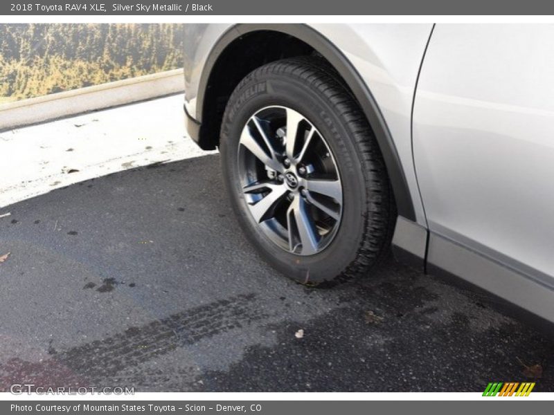 Silver Sky Metallic / Black 2018 Toyota RAV4 XLE