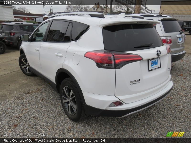 Super White / Black 2016 Toyota RAV4 XLE AWD