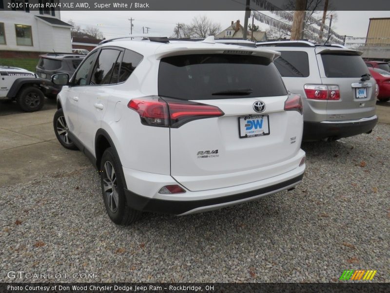 Super White / Black 2016 Toyota RAV4 XLE AWD