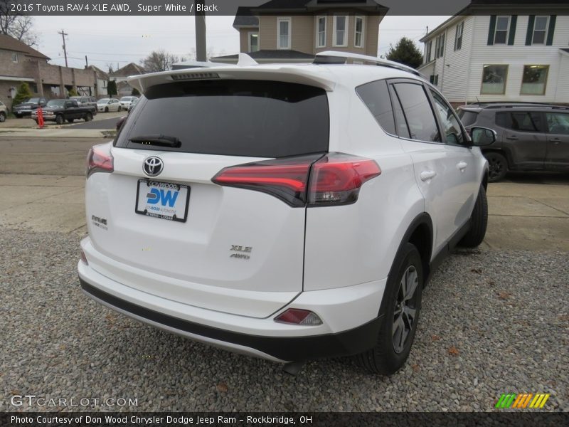 Super White / Black 2016 Toyota RAV4 XLE AWD