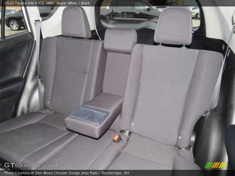 Super White / Black 2016 Toyota RAV4 XLE AWD