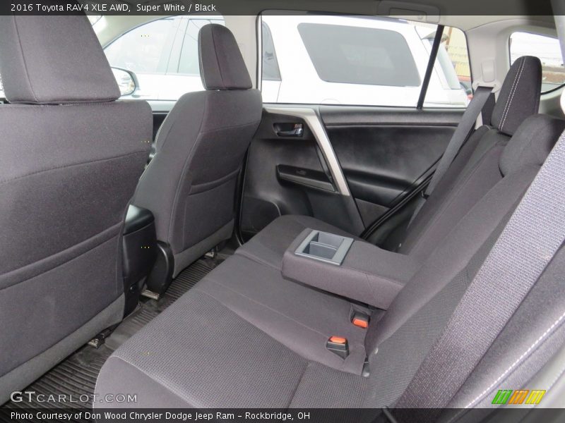Super White / Black 2016 Toyota RAV4 XLE AWD