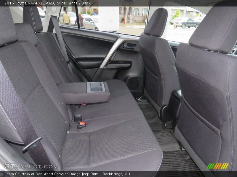 Super White / Black 2016 Toyota RAV4 XLE AWD