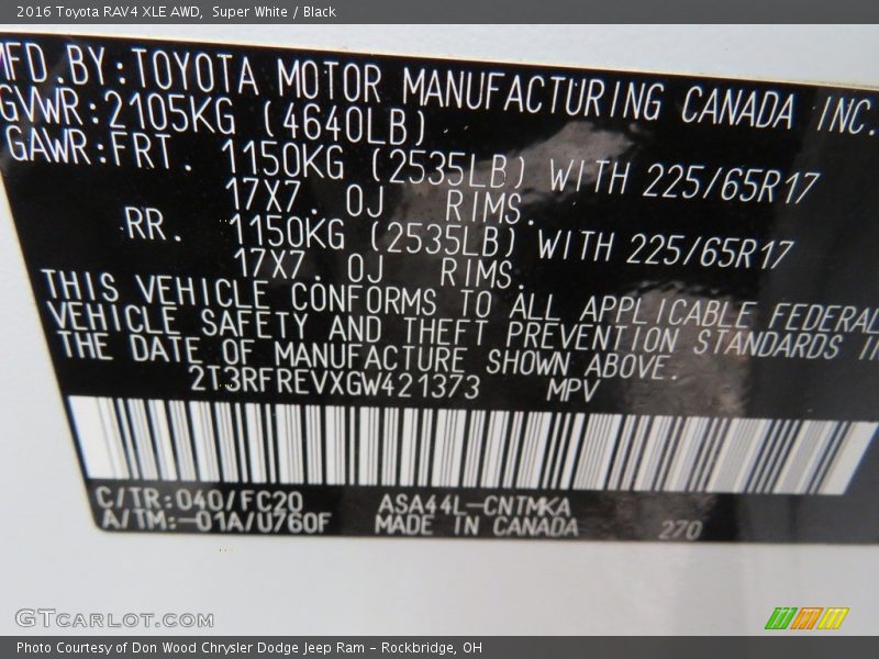 Super White / Black 2016 Toyota RAV4 XLE AWD