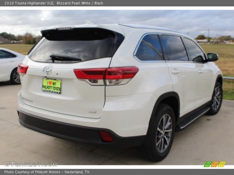 Blizzard Pearl White / Black 2019 Toyota Highlander XLE