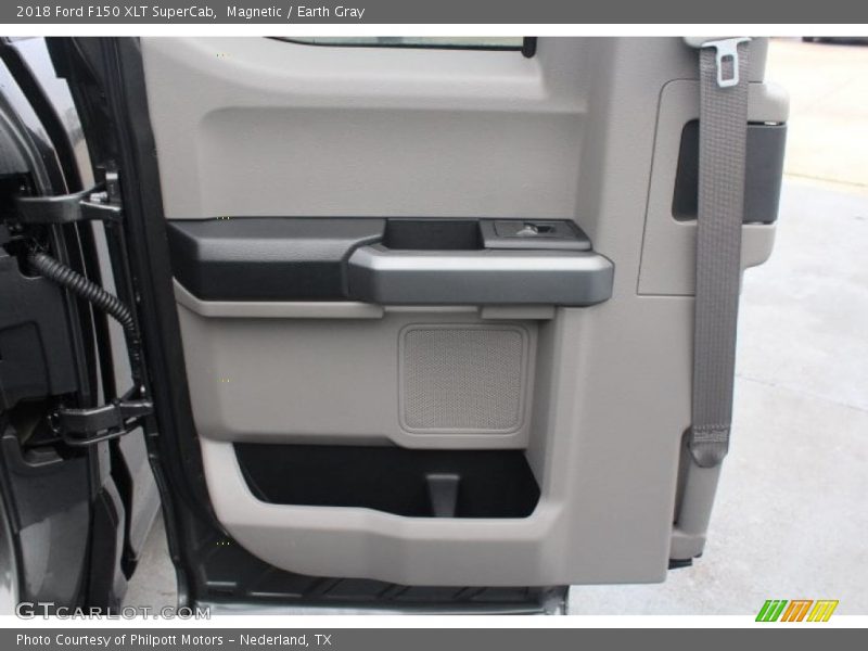 Magnetic / Earth Gray 2018 Ford F150 XLT SuperCab