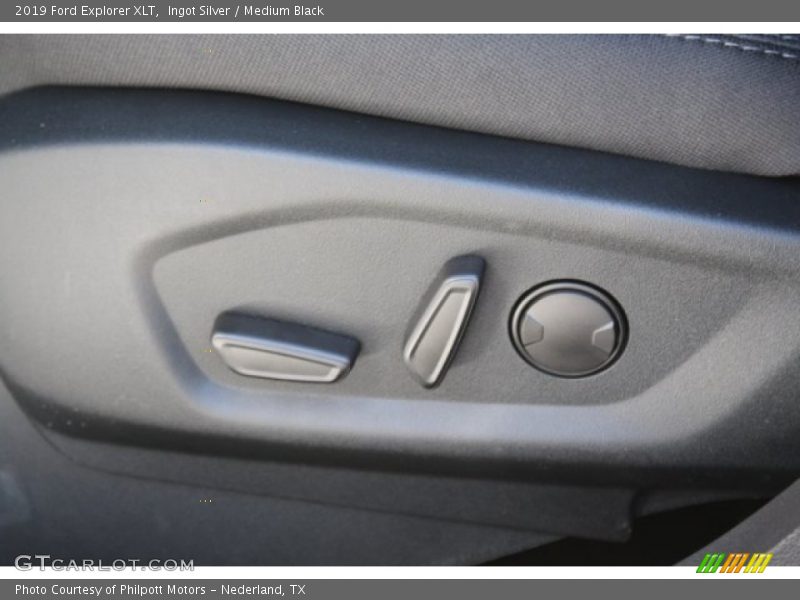 Ingot Silver / Medium Black 2019 Ford Explorer XLT