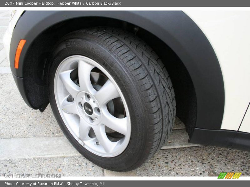Pepper White / Carbon Black/Black 2007 Mini Cooper Hardtop