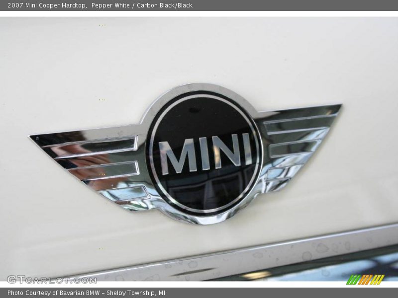 Pepper White / Carbon Black/Black 2007 Mini Cooper Hardtop