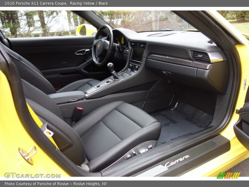 Dashboard of 2016 911 Carrera Coupe