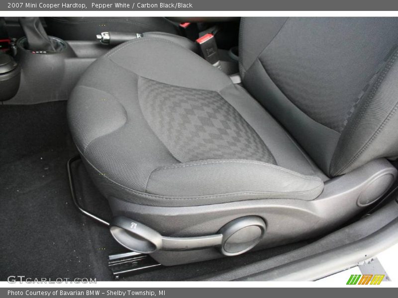 Pepper White / Carbon Black/Black 2007 Mini Cooper Hardtop
