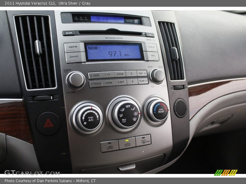 Ultra Silver / Gray 2011 Hyundai Veracruz GLS