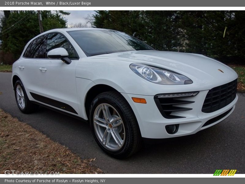 White / Black/Luxor Beige 2018 Porsche Macan