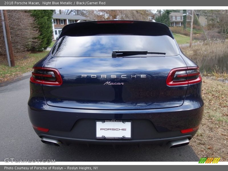 Night Blue Metallic / Black/Garnet Red 2018 Porsche Macan