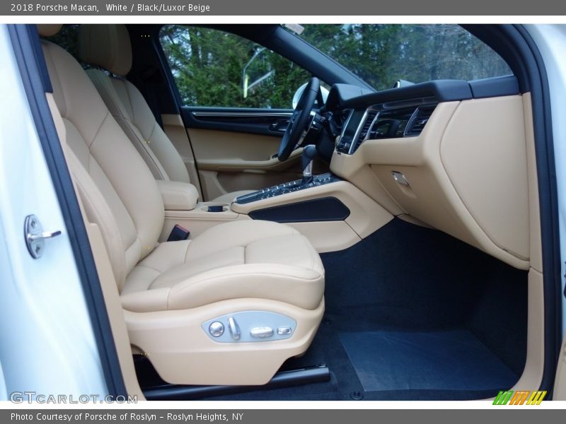 White / Black/Luxor Beige 2018 Porsche Macan