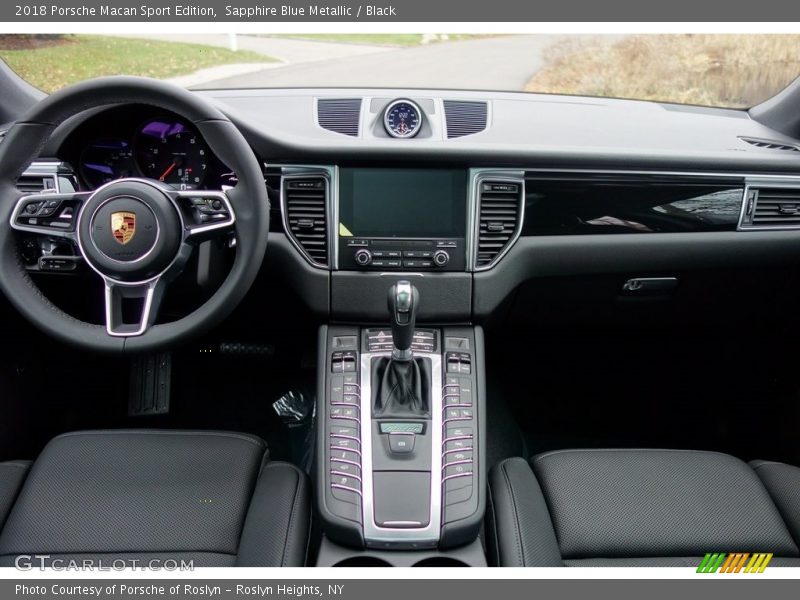 Dashboard of 2018 Macan Sport Edition