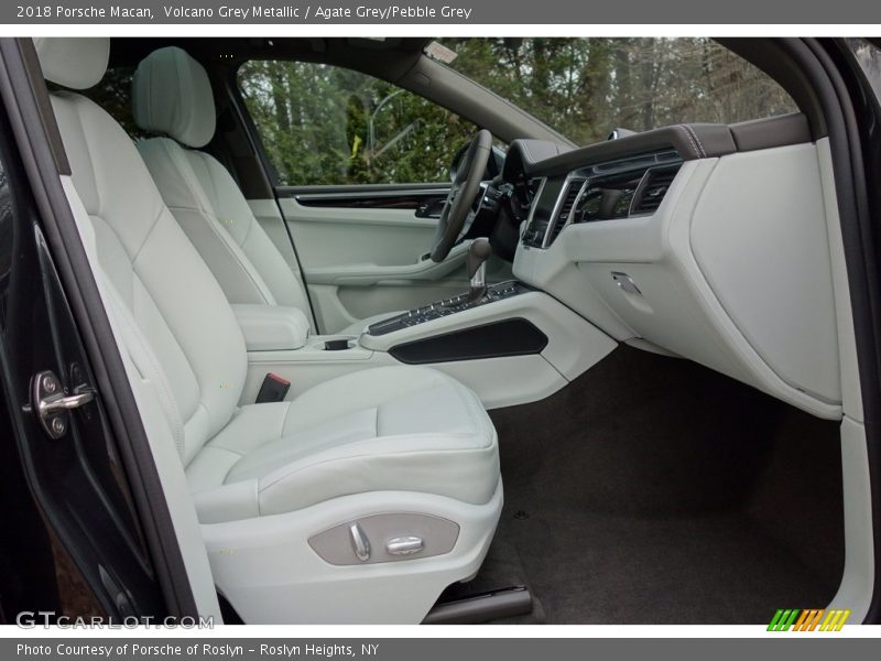 Front Seat of 2018 Macan 