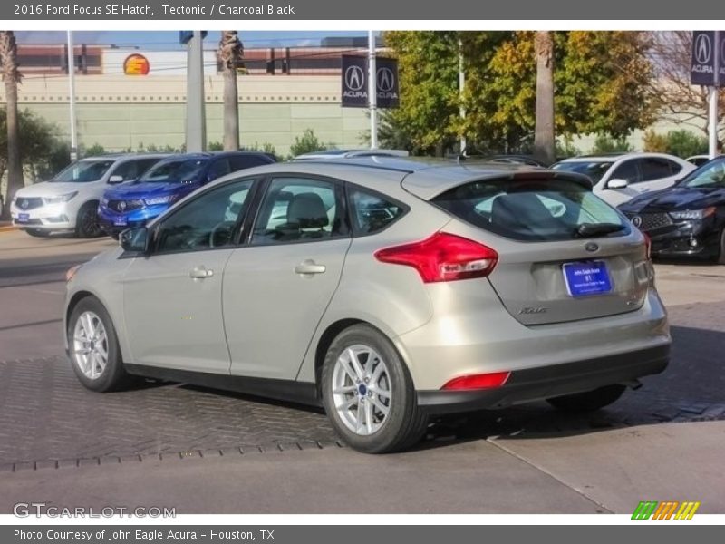 Tectonic / Charcoal Black 2016 Ford Focus SE Hatch