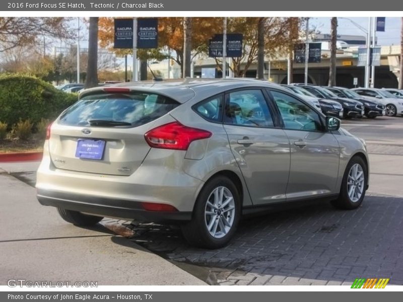 Tectonic / Charcoal Black 2016 Ford Focus SE Hatch