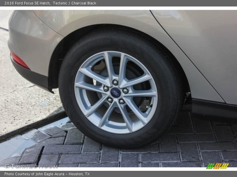 Tectonic / Charcoal Black 2016 Ford Focus SE Hatch