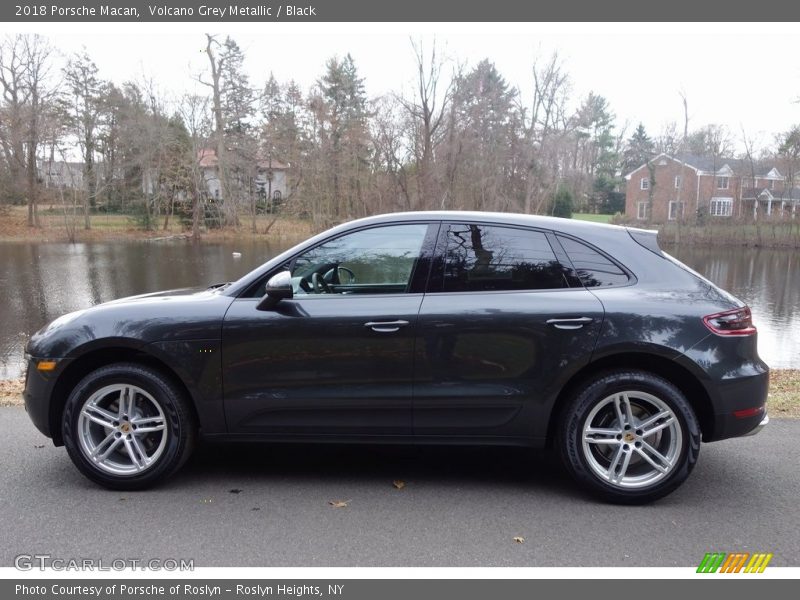 Volcano Grey Metallic / Black 2018 Porsche Macan