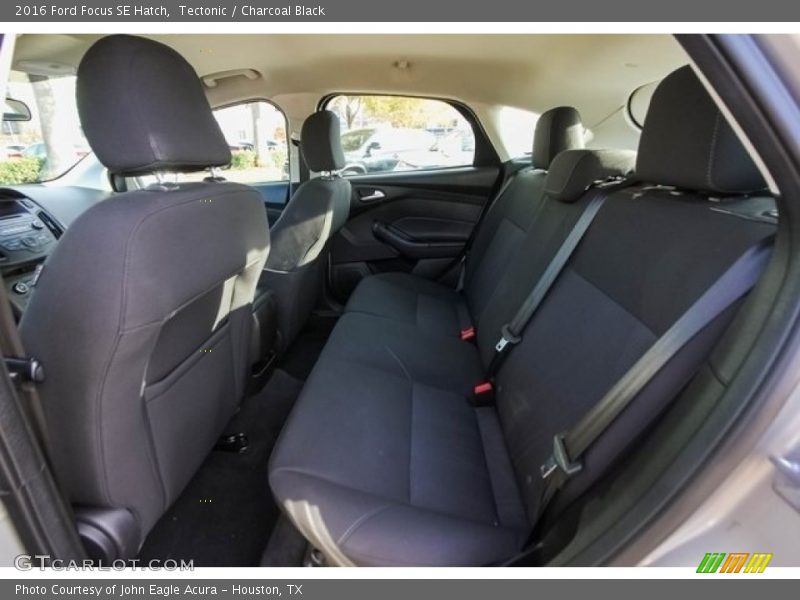 Tectonic / Charcoal Black 2016 Ford Focus SE Hatch