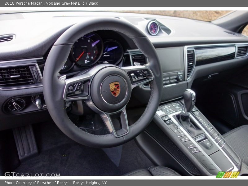 Volcano Grey Metallic / Black 2018 Porsche Macan