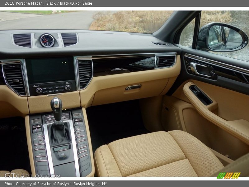 Black / Black/Luxor Beige 2018 Porsche Macan