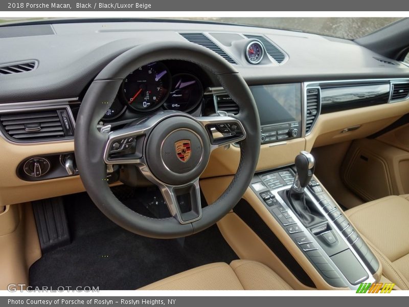 Black / Black/Luxor Beige 2018 Porsche Macan