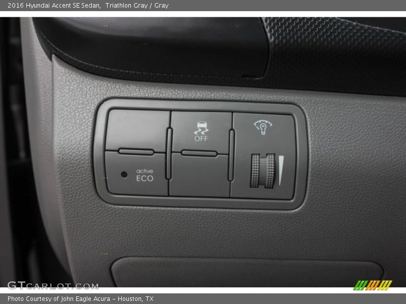 Triathlon Gray / Gray 2016 Hyundai Accent SE Sedan