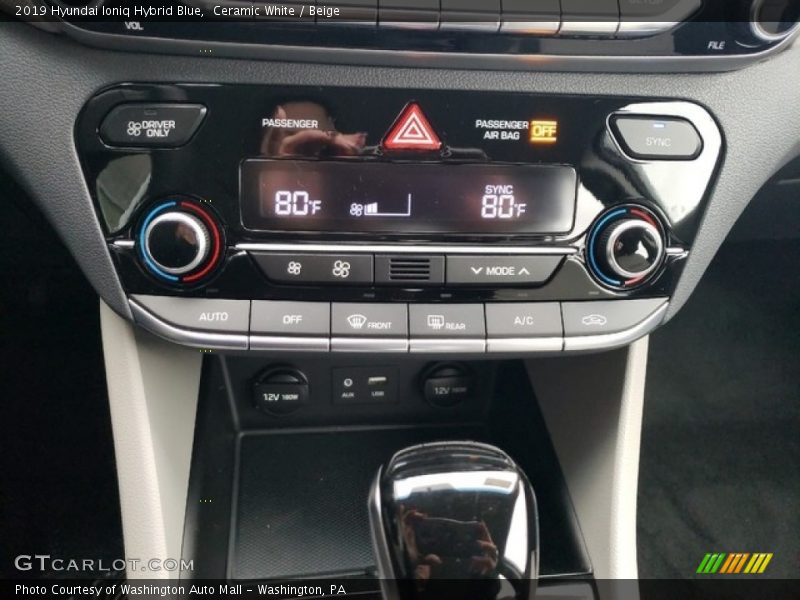 Controls of 2019 Ioniq Hybrid Blue