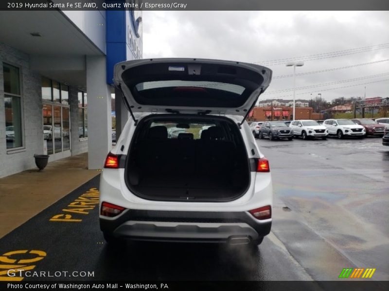 Quartz White / Espresso/Gray 2019 Hyundai Santa Fe SE AWD