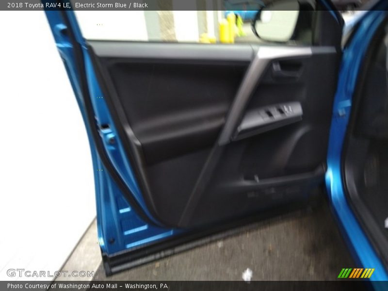 Electric Storm Blue / Black 2018 Toyota RAV4 LE