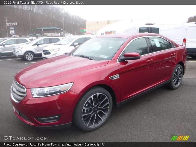 Front 3/4 View of 2019 Taurus SEL AWD