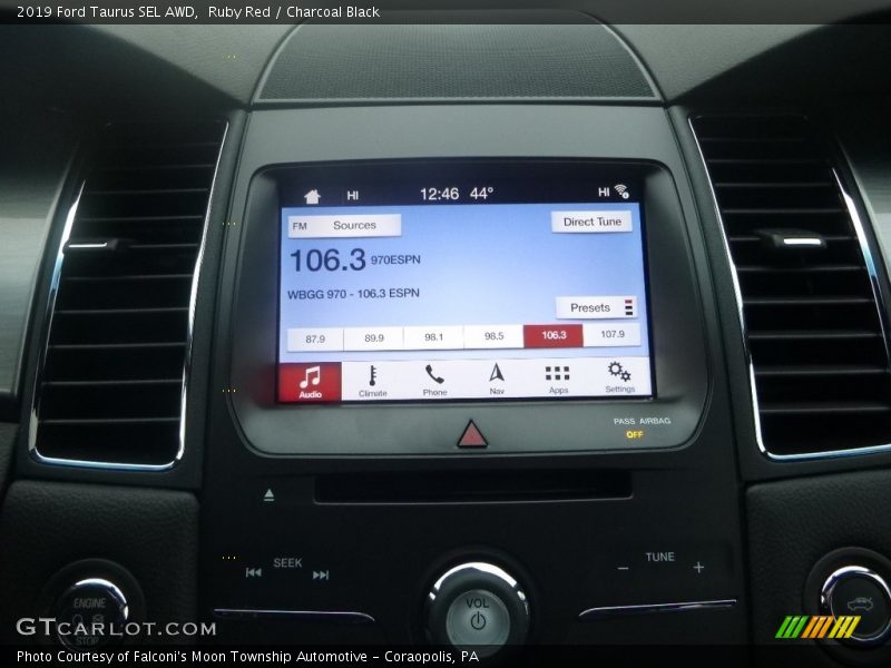 Controls of 2019 Taurus SEL AWD