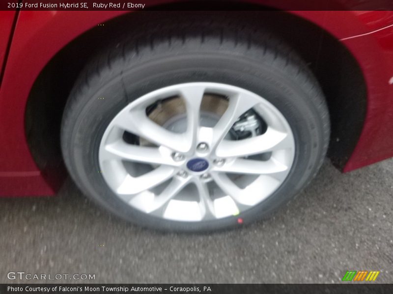 Ruby Red / Ebony 2019 Ford Fusion Hybrid SE