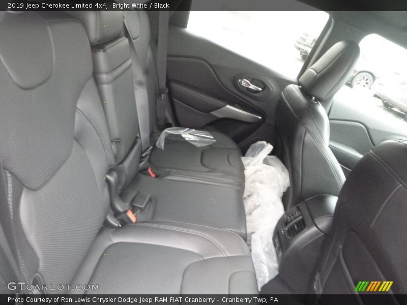 Bright White / Black 2019 Jeep Cherokee Limited 4x4