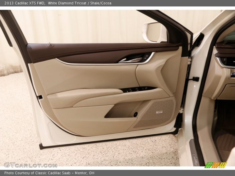 White Diamond Tricoat / Shale/Cocoa 2013 Cadillac XTS FWD