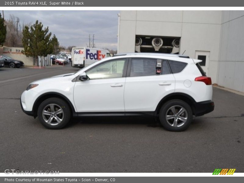 Super White / Black 2015 Toyota RAV4 XLE