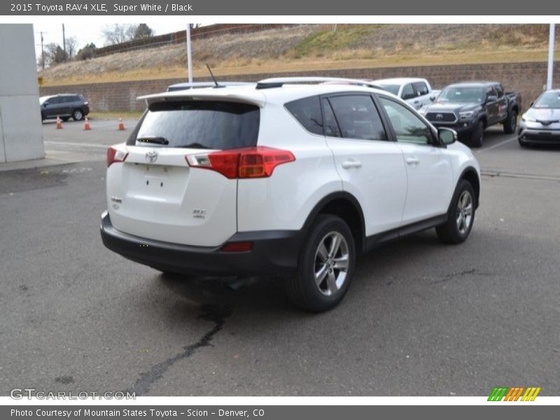 Super White / Black 2015 Toyota RAV4 XLE