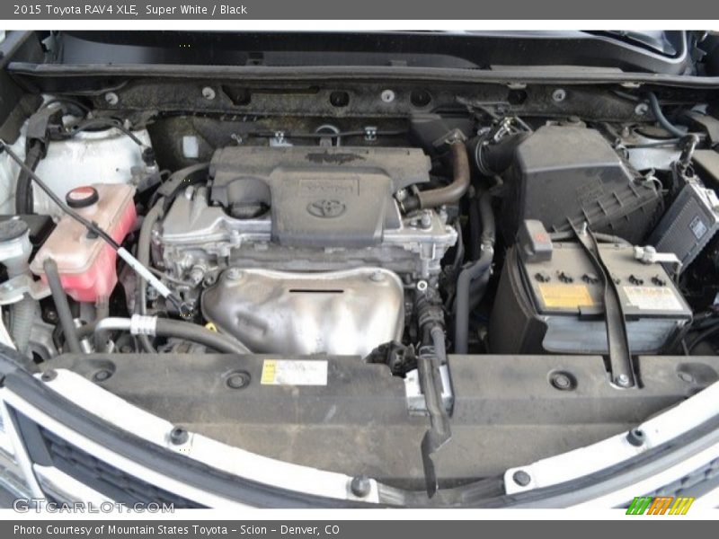 Super White / Black 2015 Toyota RAV4 XLE