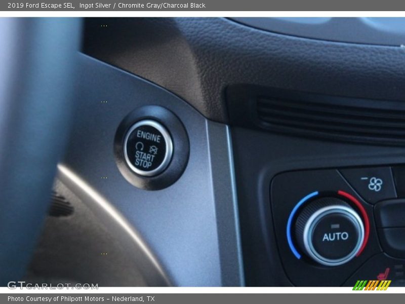 Ingot Silver / Chromite Gray/Charcoal Black 2019 Ford Escape SEL
