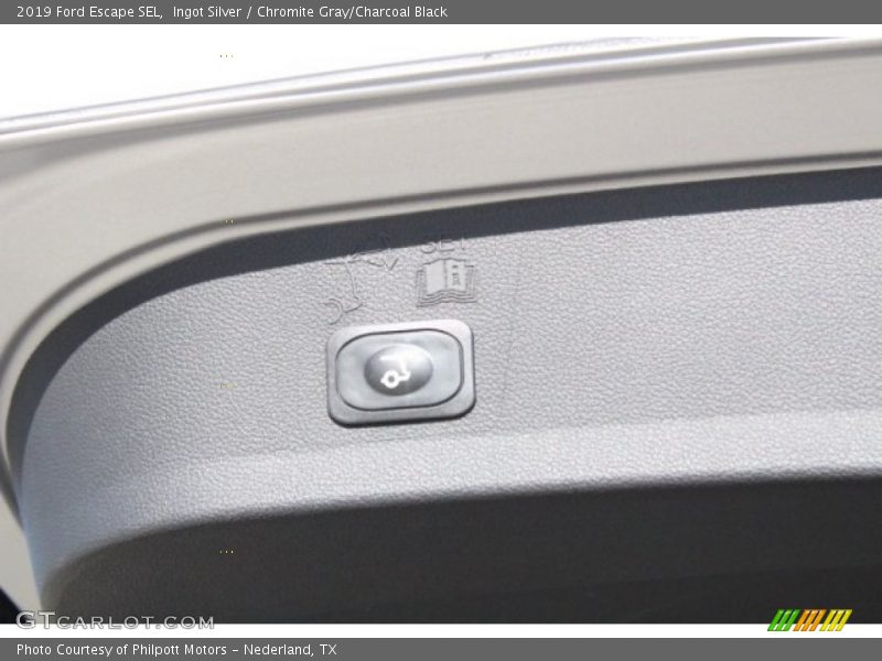 Ingot Silver / Chromite Gray/Charcoal Black 2019 Ford Escape SEL