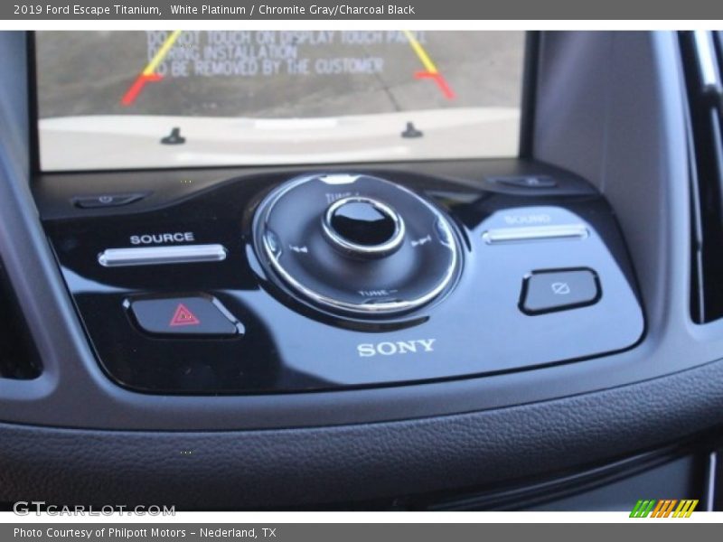 White Platinum / Chromite Gray/Charcoal Black 2019 Ford Escape Titanium