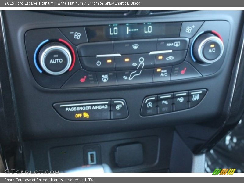 White Platinum / Chromite Gray/Charcoal Black 2019 Ford Escape Titanium