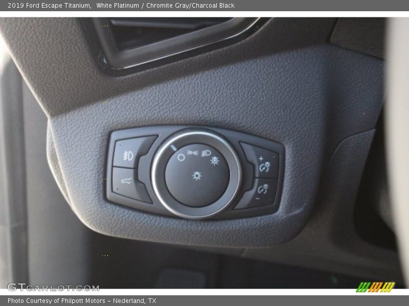 White Platinum / Chromite Gray/Charcoal Black 2019 Ford Escape Titanium