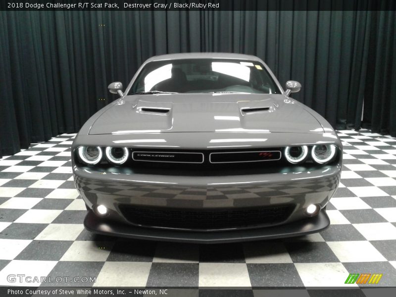 Destroyer Gray / Black/Ruby Red 2018 Dodge Challenger R/T Scat Pack