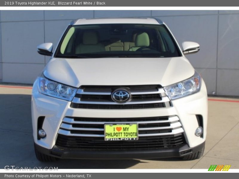 Blizzard Pearl White / Black 2019 Toyota Highlander XLE