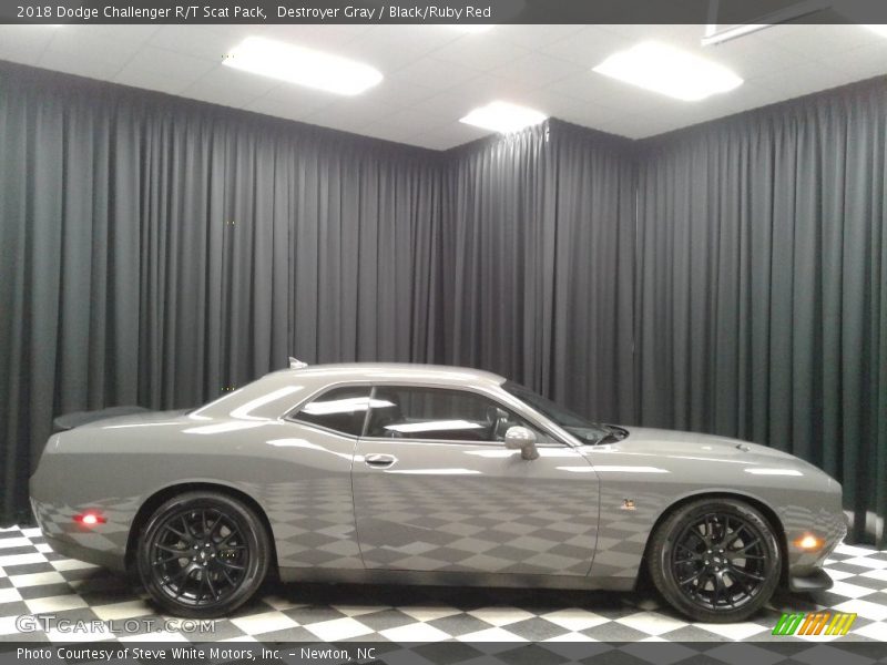 Destroyer Gray / Black/Ruby Red 2018 Dodge Challenger R/T Scat Pack