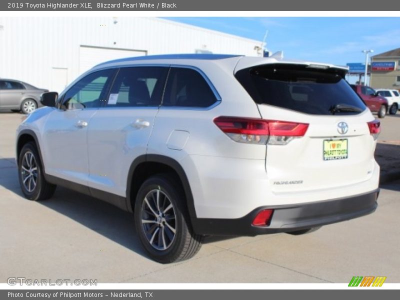 Blizzard Pearl White / Black 2019 Toyota Highlander XLE